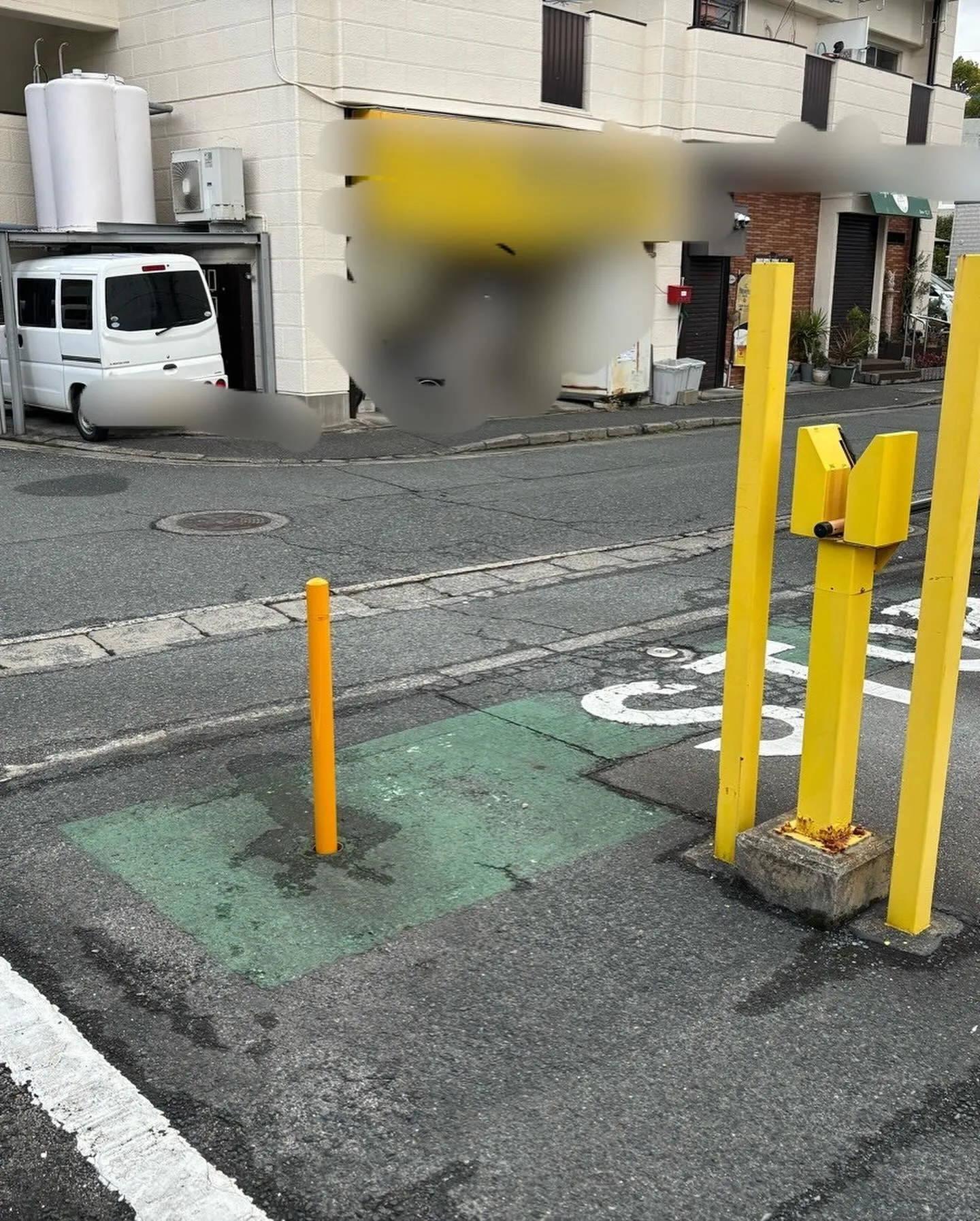 某ファミリーレストラン店舗大橋店のポール舗装工事をご紹介させ...