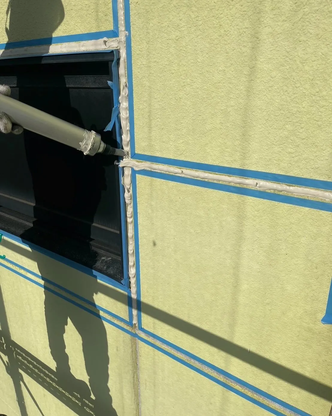 某家電量販店舗宗像店足場、シーリング工事をご紹介させて頂きま...