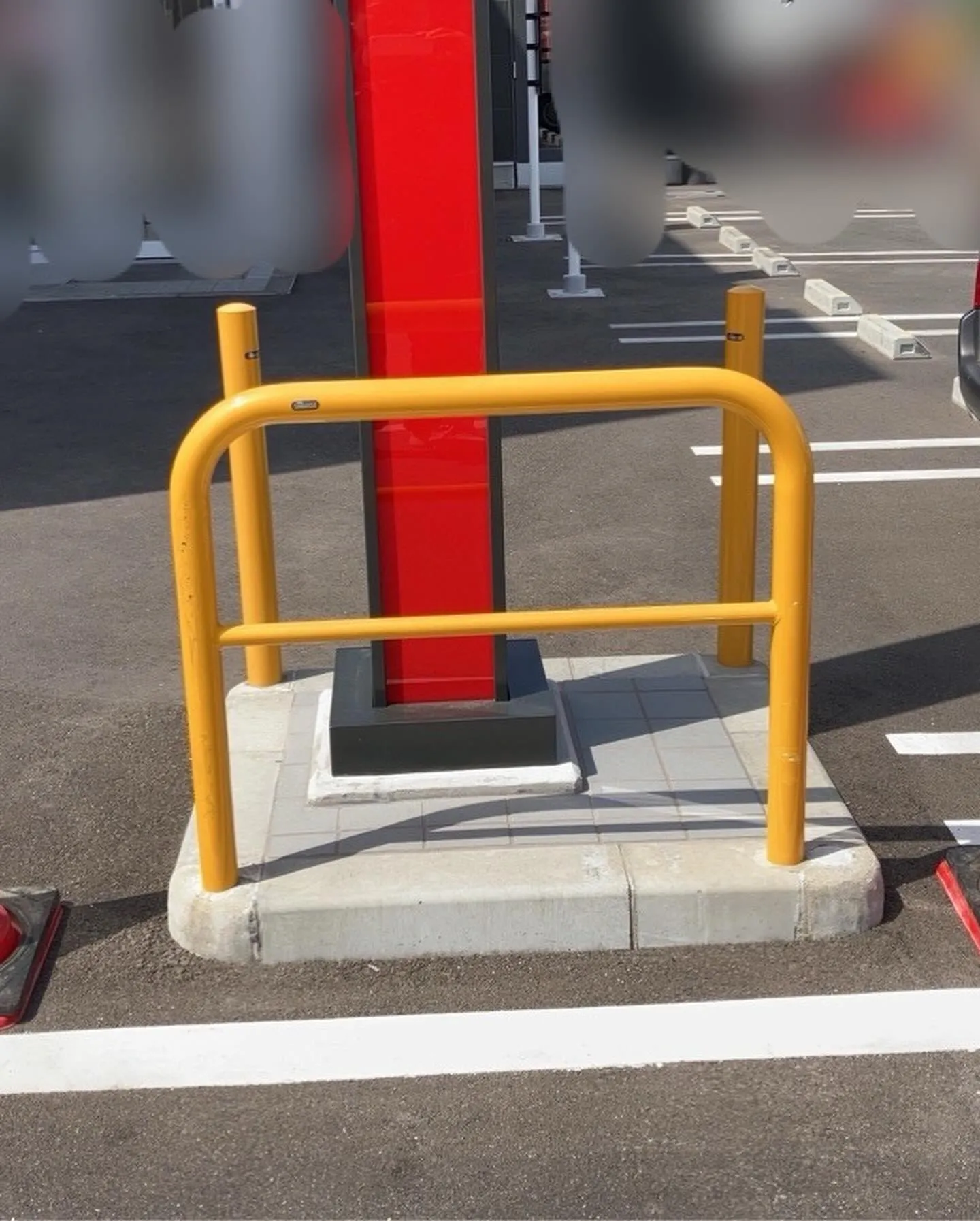 某ファーストフード店舗諸岡店のバリカー工事をご紹介させて頂き...