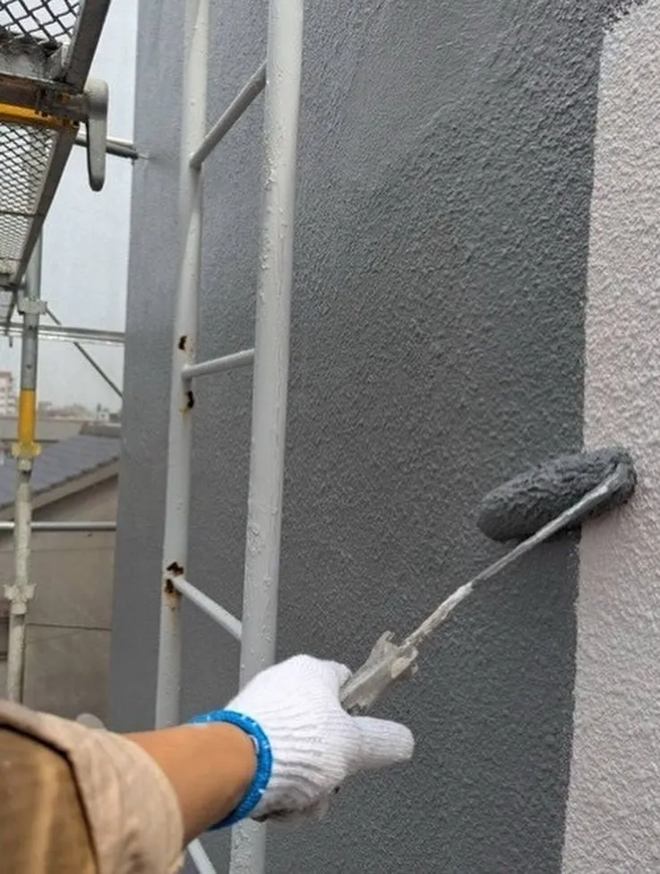 大分県アパート大規模修繕工事【上塗り編】をご紹介させていただ...