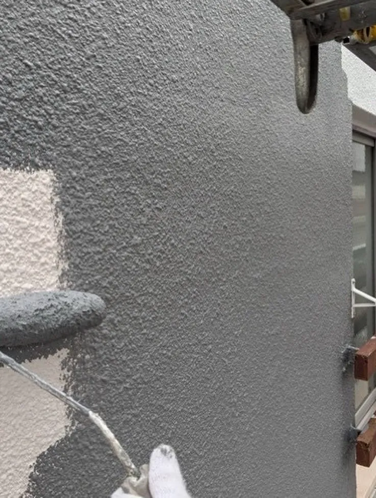 大分県アパート大規模修繕工事【上塗り編】をご紹介させていただ...