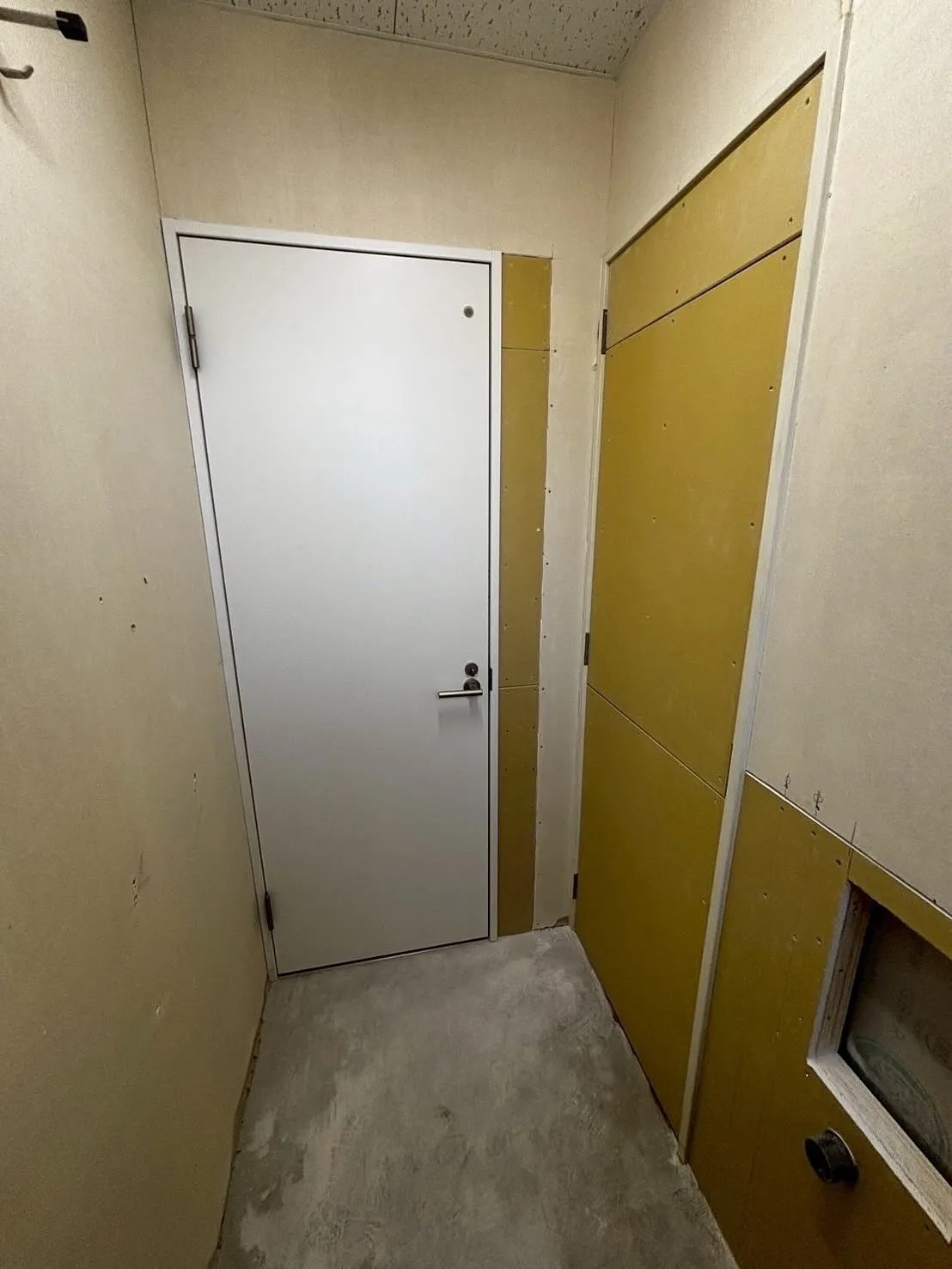 某作業服屋店舗飯塚店【施工中編】トイレ改造工事をご紹介させて...