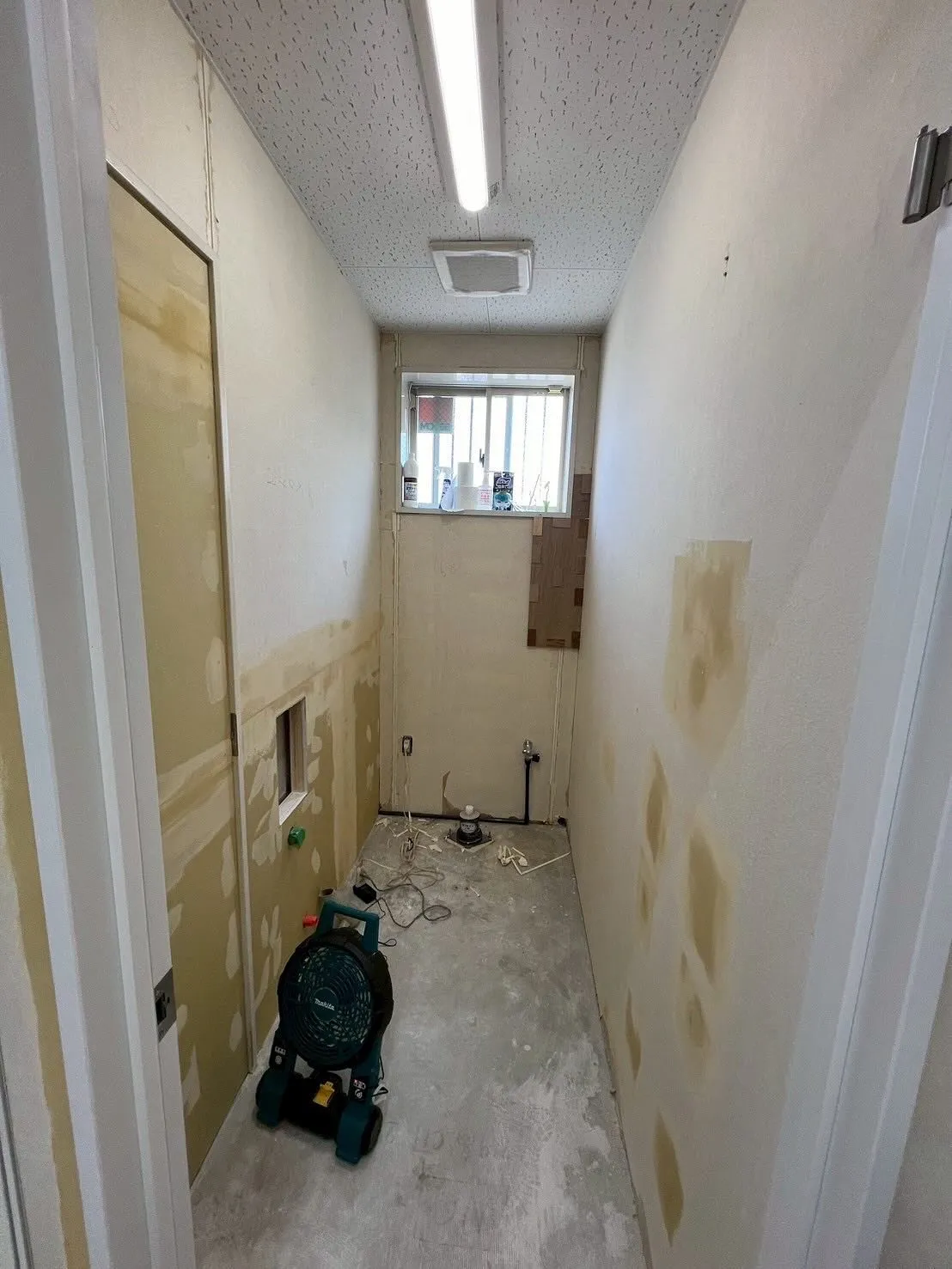 某作業服屋店舗飯塚店【施工中編】トイレ改造工事をご紹介させて...