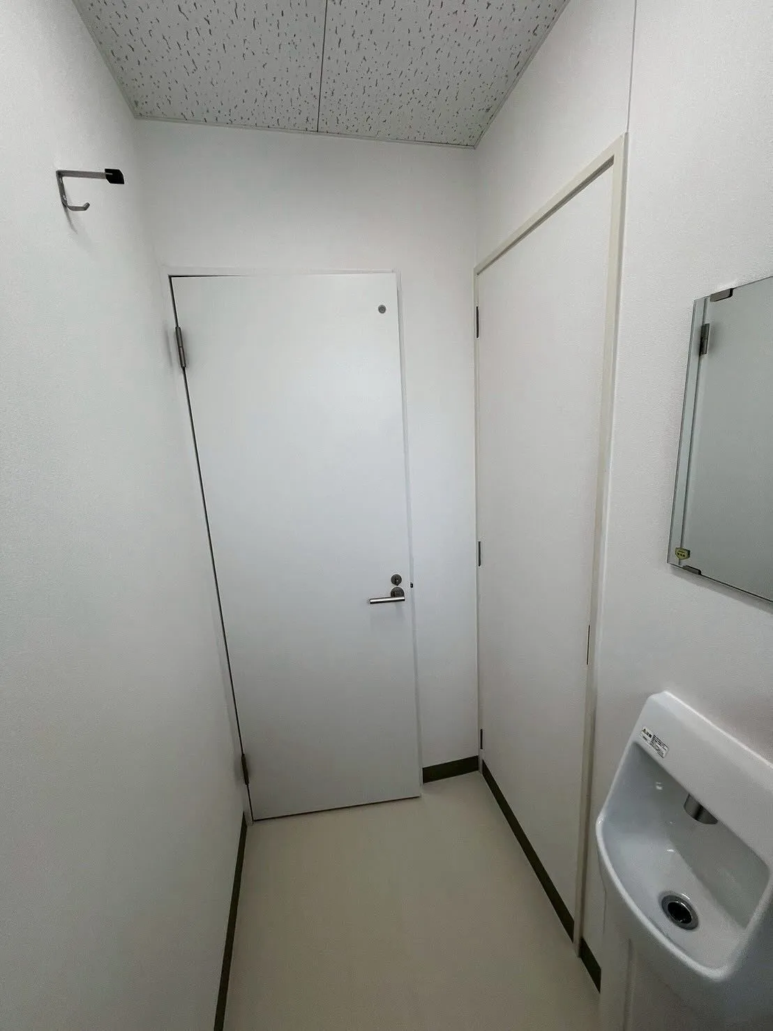 某作業服屋店舗飯塚店【AFTER編】トイレ改造工事をご紹介さ...