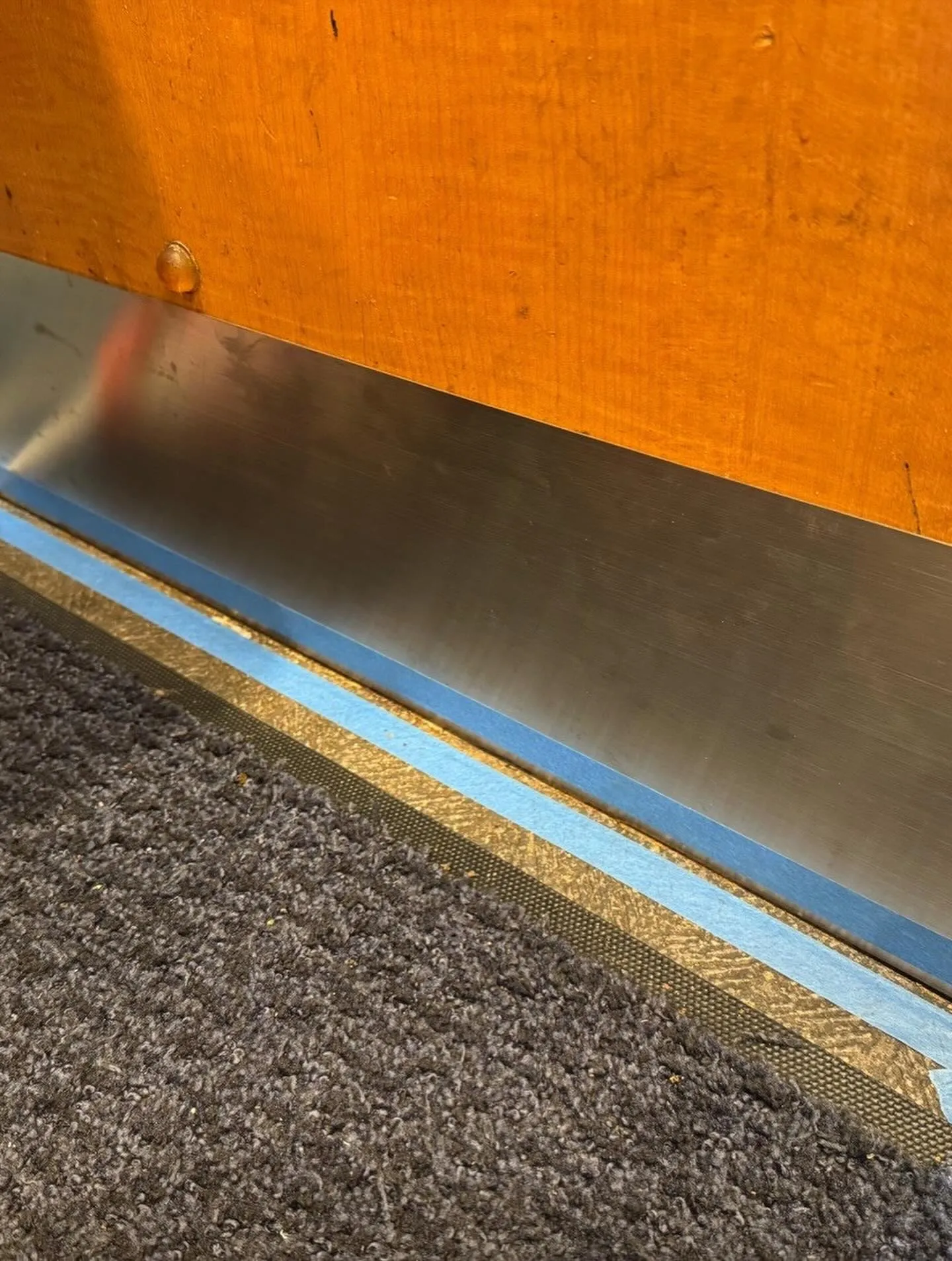 某飲食店舗SUS板張り工事をご紹介させて頂きます✨