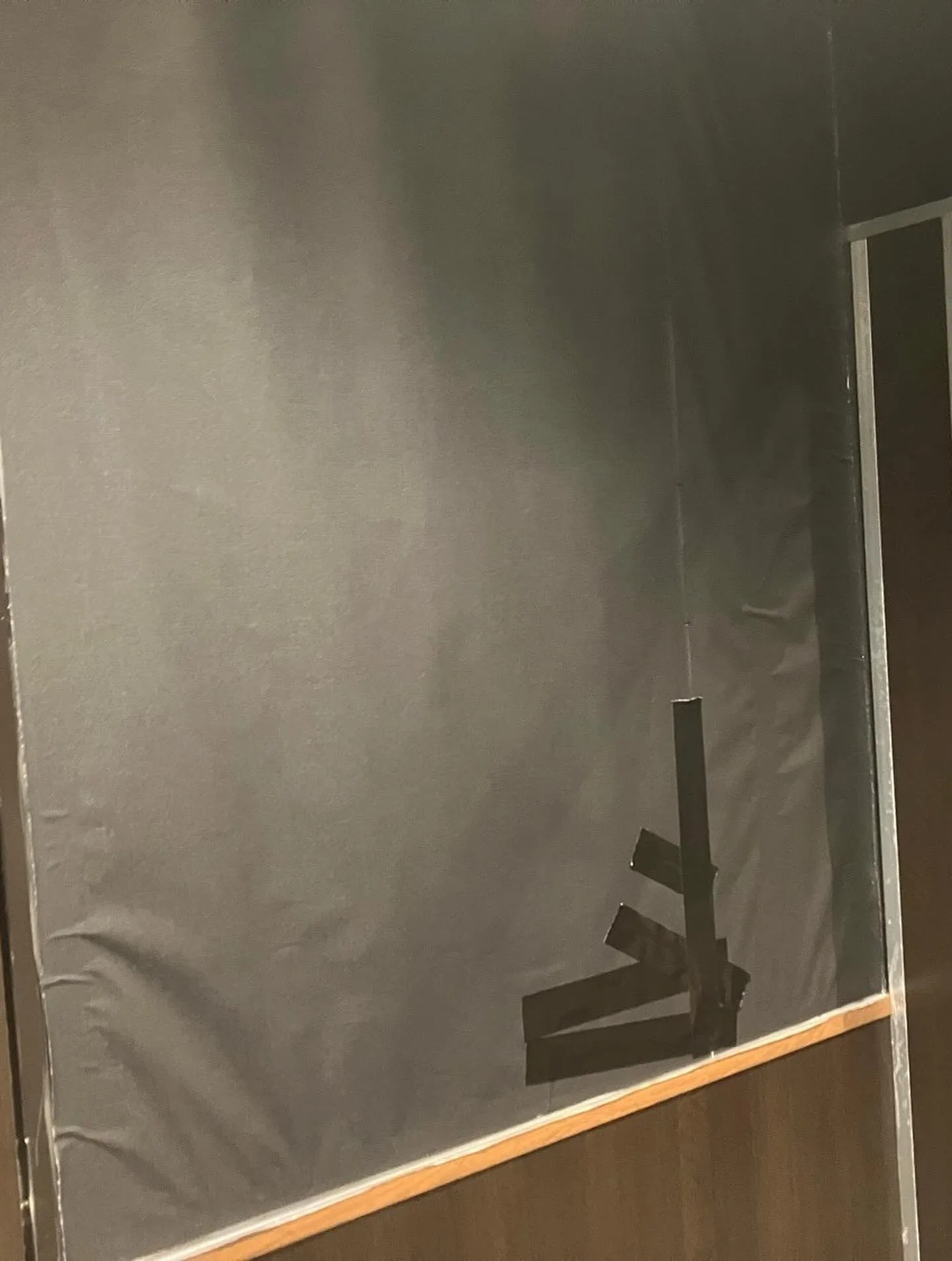 某焼肉屋店舗久留米店クロス貼替工事