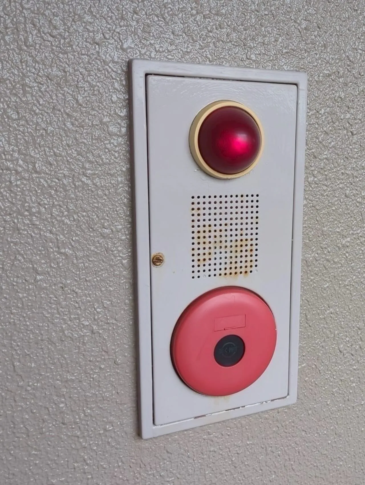 福岡市東区マンション鉄部塗装工事【火災警報器編】をご紹介させ...