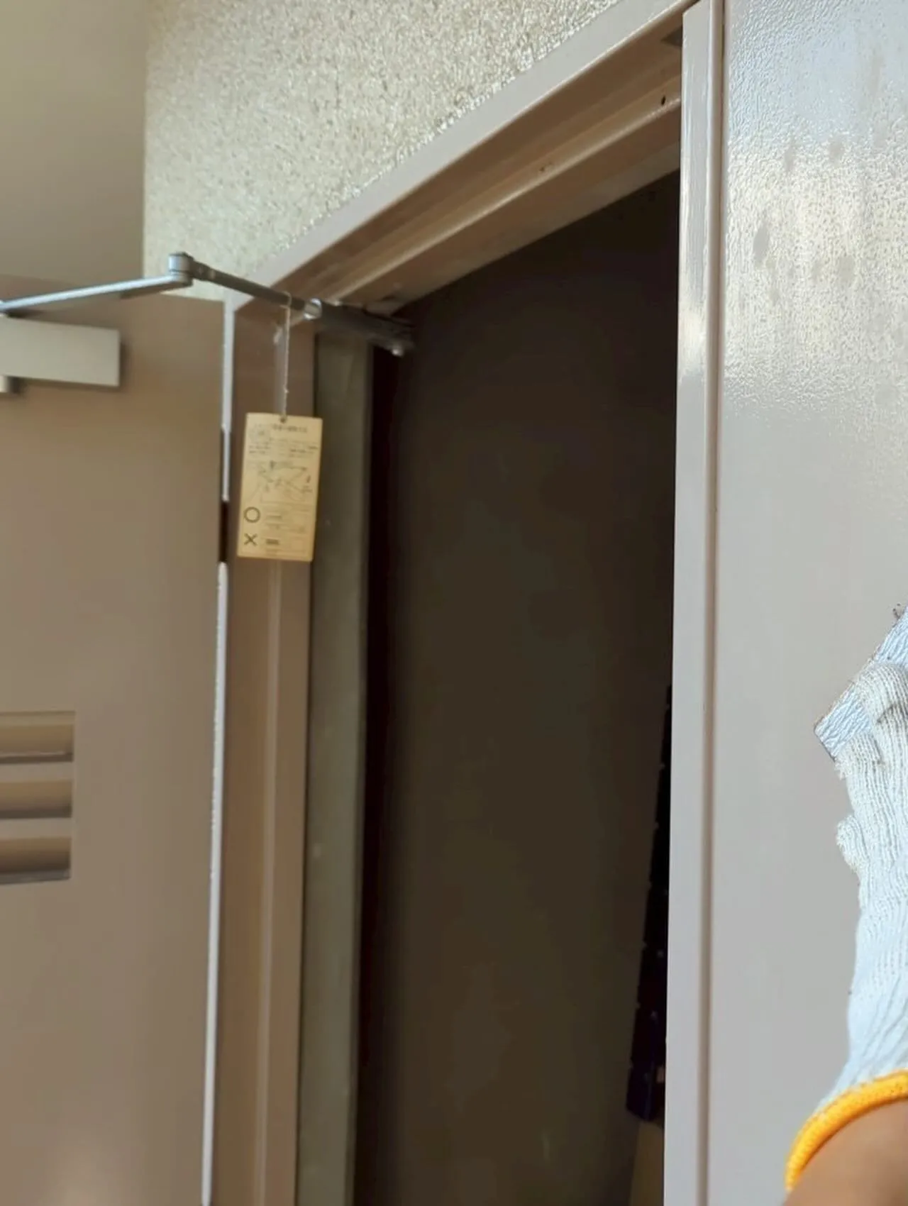 福岡市東区マンション鉄部塗装工事【トランクルーム扉枠編】をご...