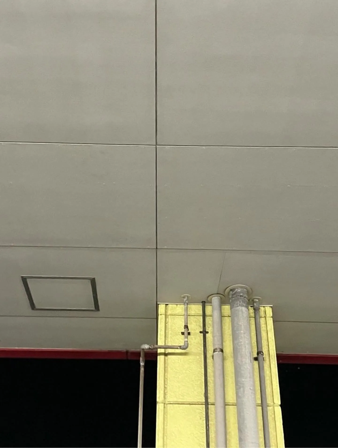 某家電量販店舗新宮店天井工事をご紹介させて頂きます✨