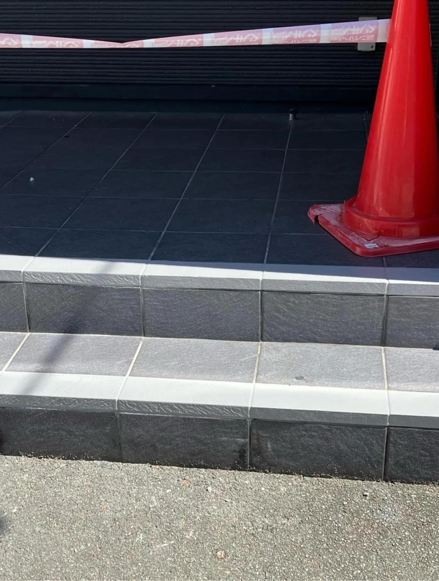 某回転寿司チェーン店舗久留米店タイル工事をご紹介させて頂きま...