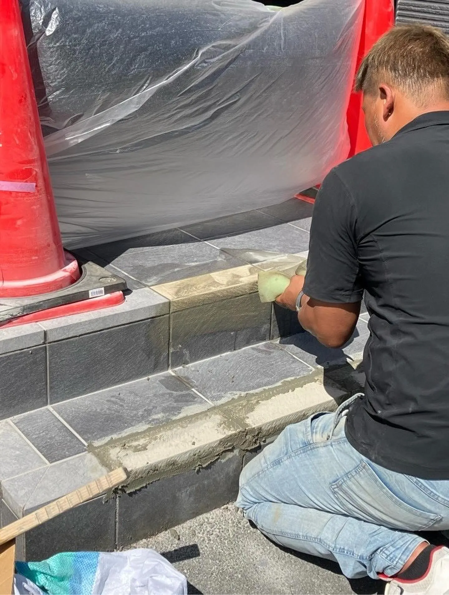 某回転寿司チェーン店舗久留米店タイル工事をご紹介させて頂きま...