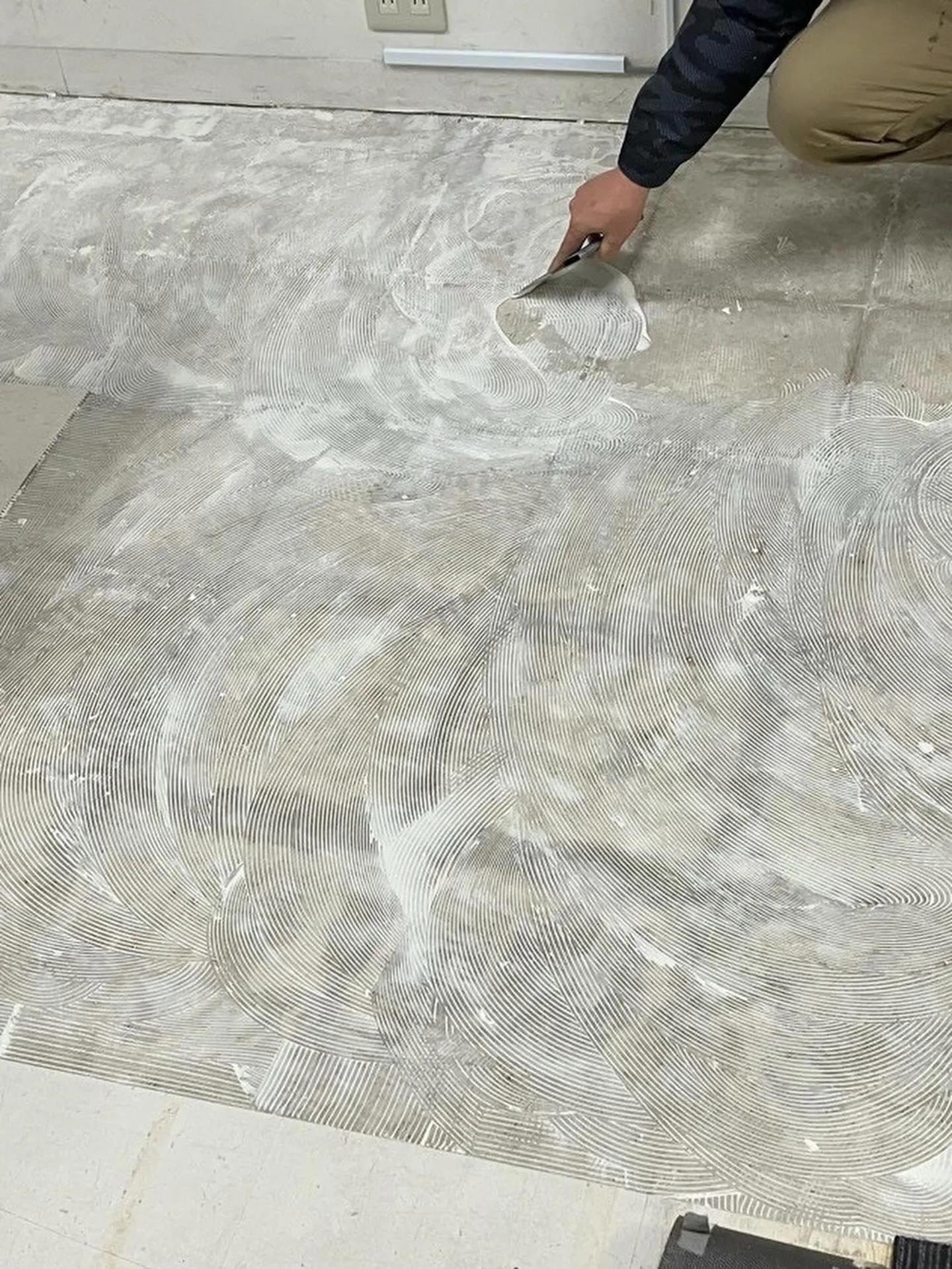 某衣服屋店舗中間店Pタイル工事をご紹介させて頂きます✨