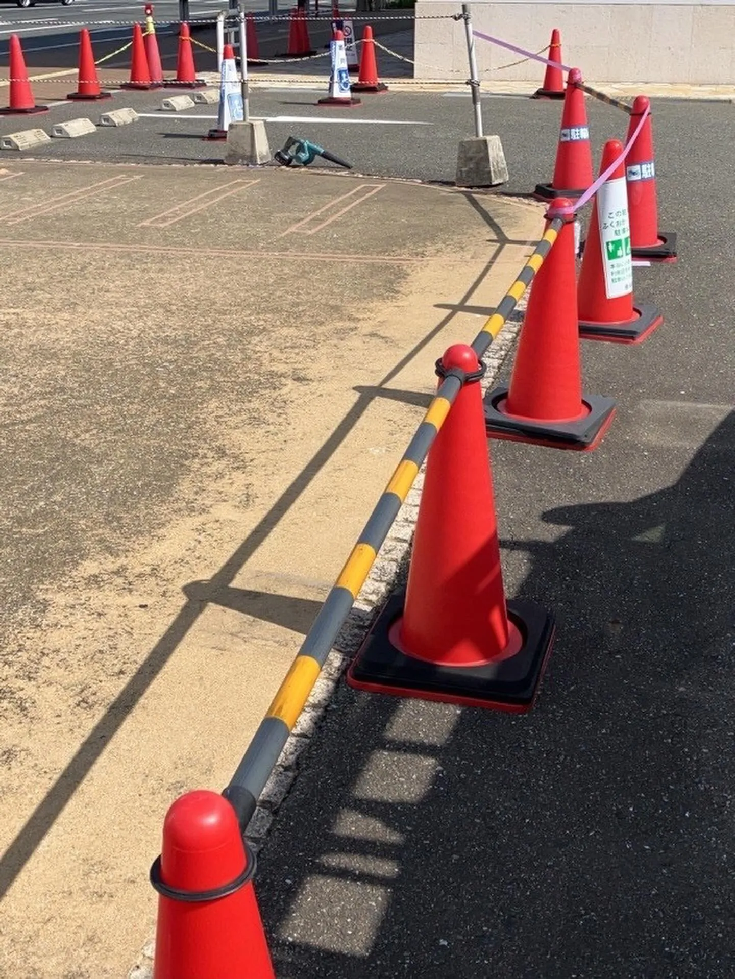 某衣服屋店舗姪浜店塗装工事