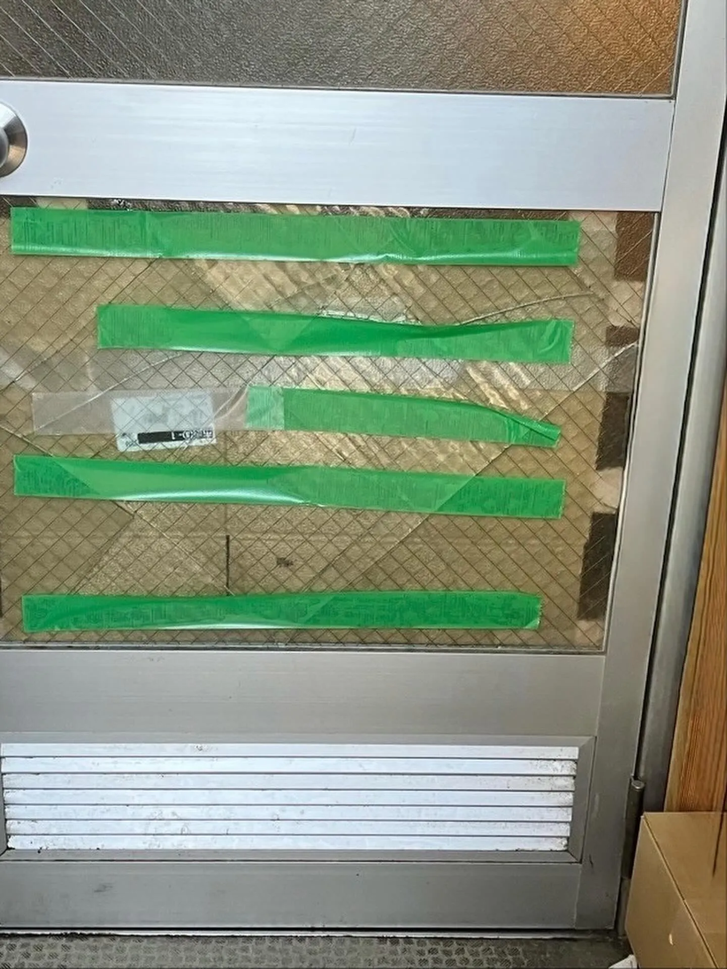 某ラーメン屋店舗福重店ガラス工事