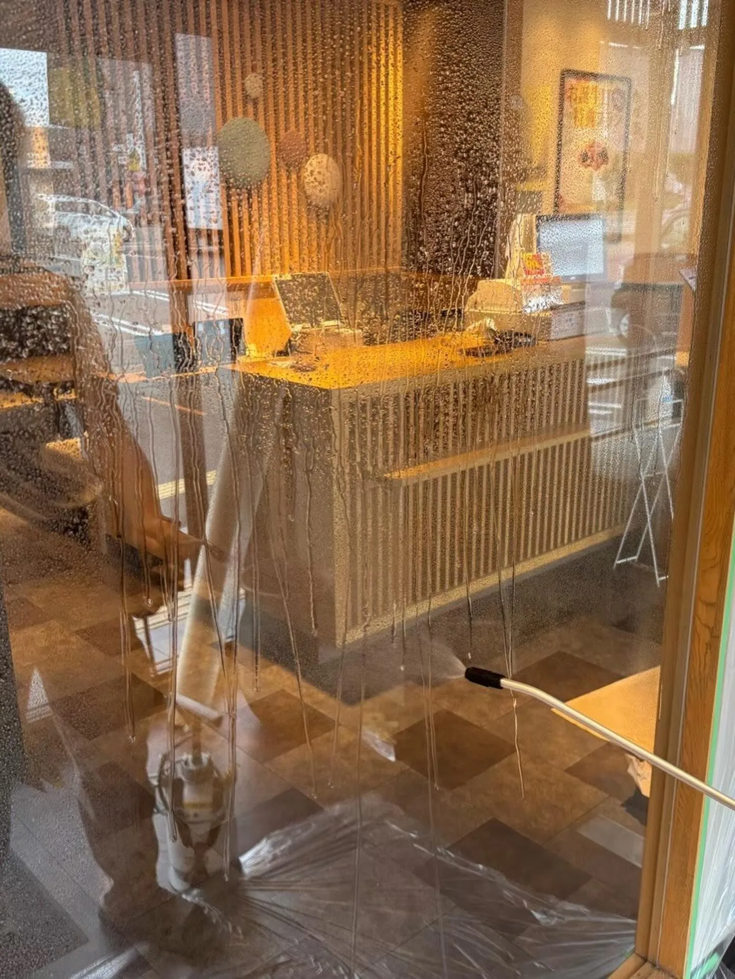 某食べ放題飲食店舗太宰府店目隠しシート工事をご紹介させて頂き...