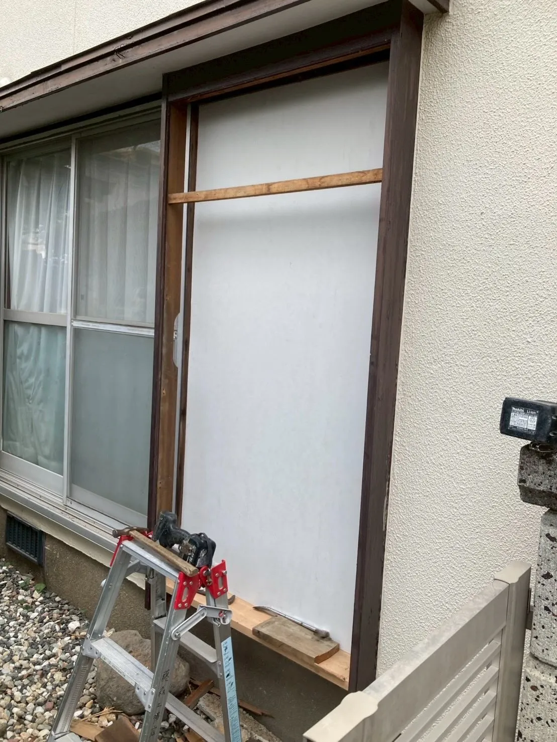 福岡市東区戸袋改修工事1つ目をご紹介させて頂きます✨