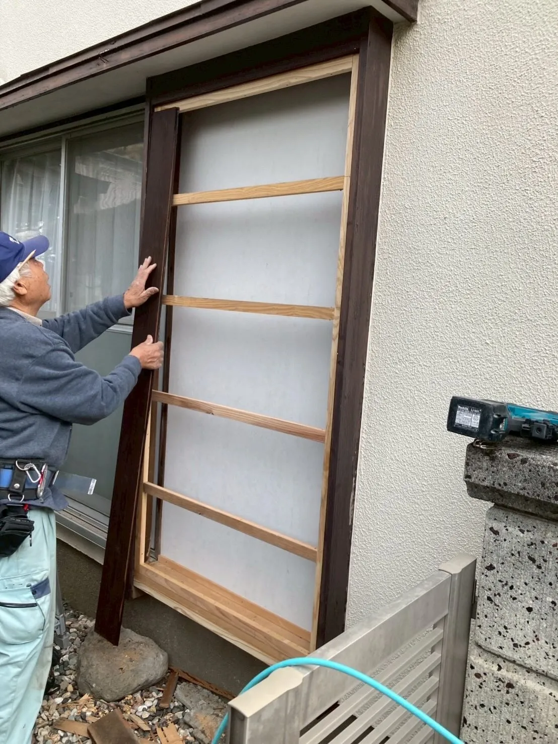 福岡市東区戸袋改修工事1つ目をご紹介させて頂きます✨