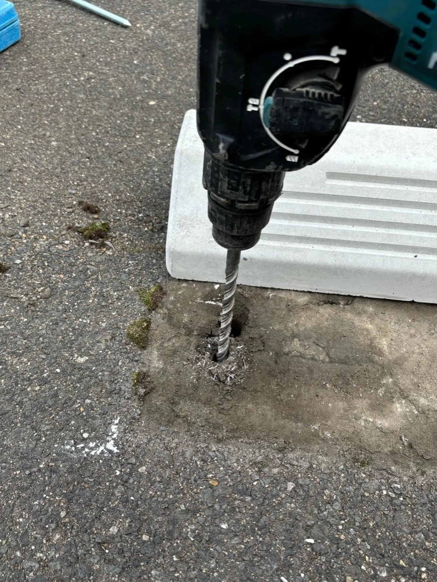 某回転寿司チェーン店舗苅田店タイヤブロック工事をご紹介させて...