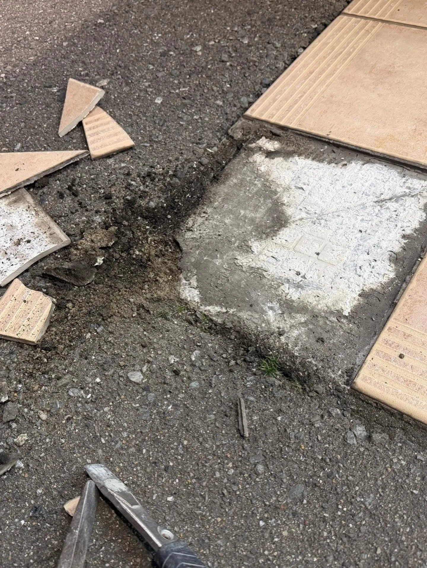 某衣服屋店舗東区店タイル工事をご紹介させて頂きます✨