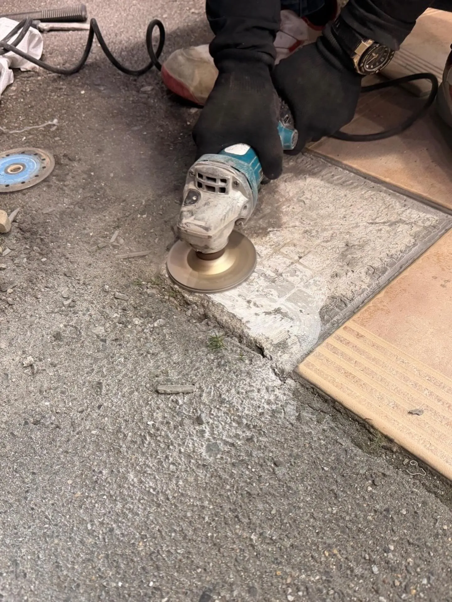 某衣服屋店舗東区店タイル工事をご紹介させて頂きます✨