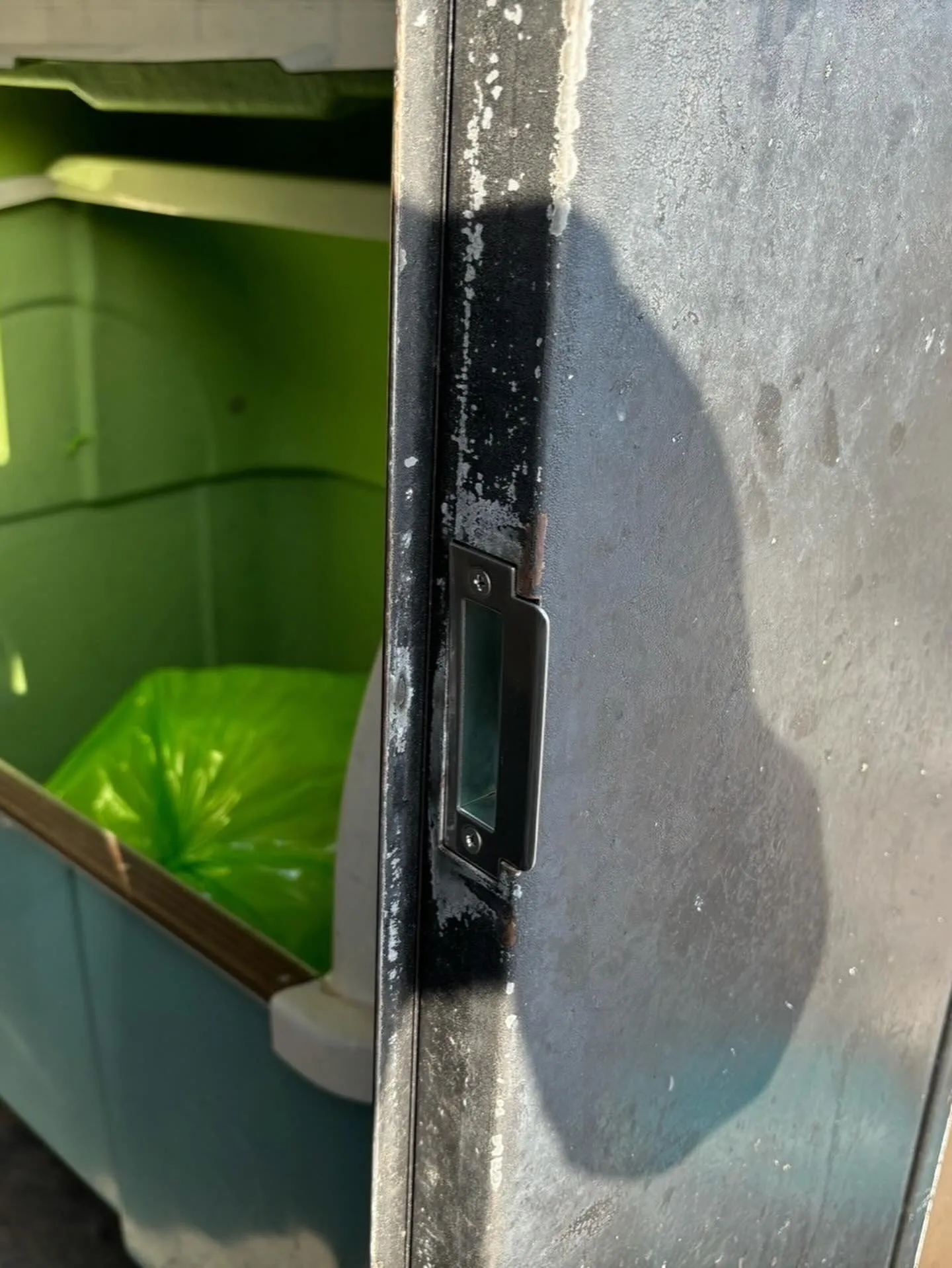 某回転寿司チェーン店舗野方店ドアノブ交換をご紹介させて頂きま...