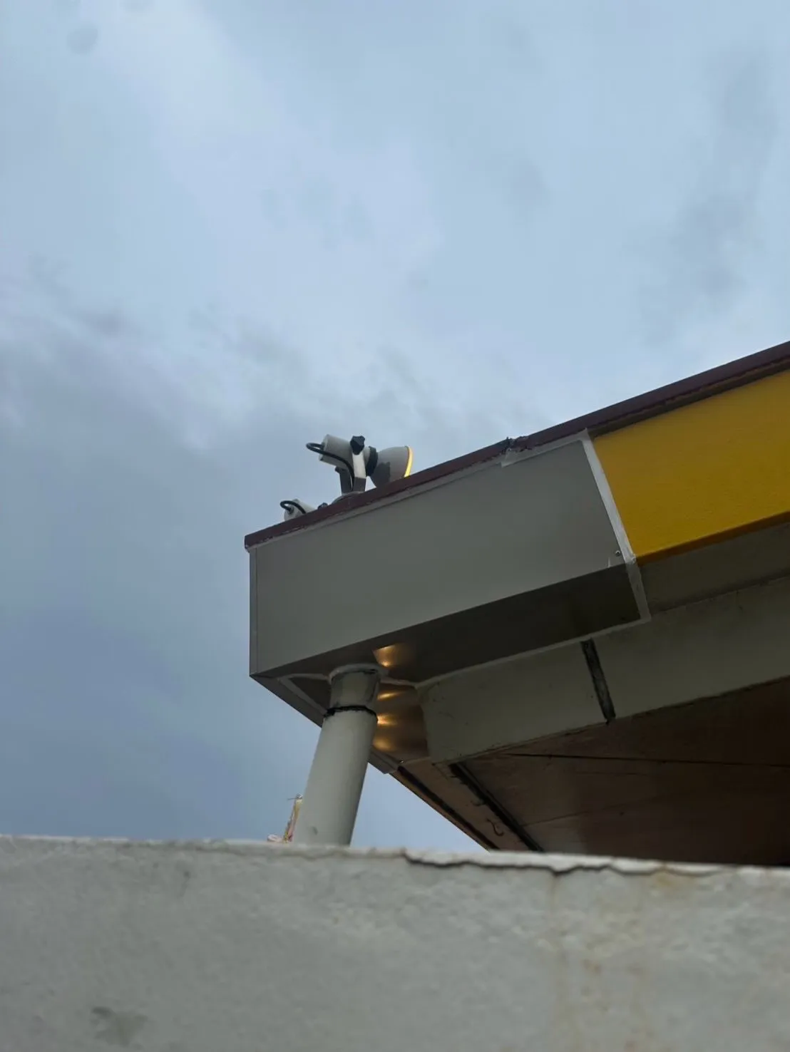 某ファミレス店舗東区店換気ダクト工事をご紹介させて頂きます✨