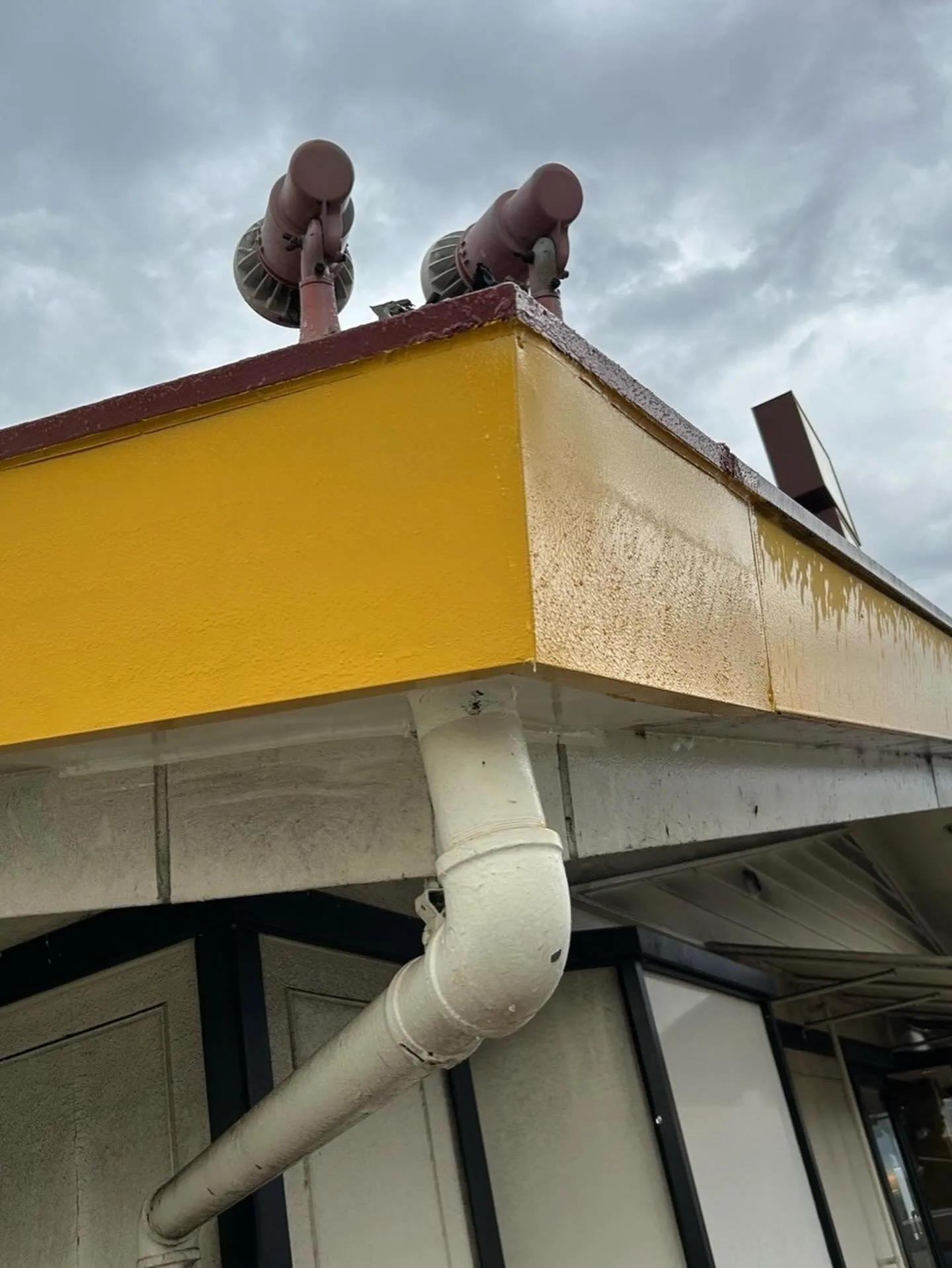 某ファミレス店舗東区店換気ダクト工事をご紹介させて頂きます✨