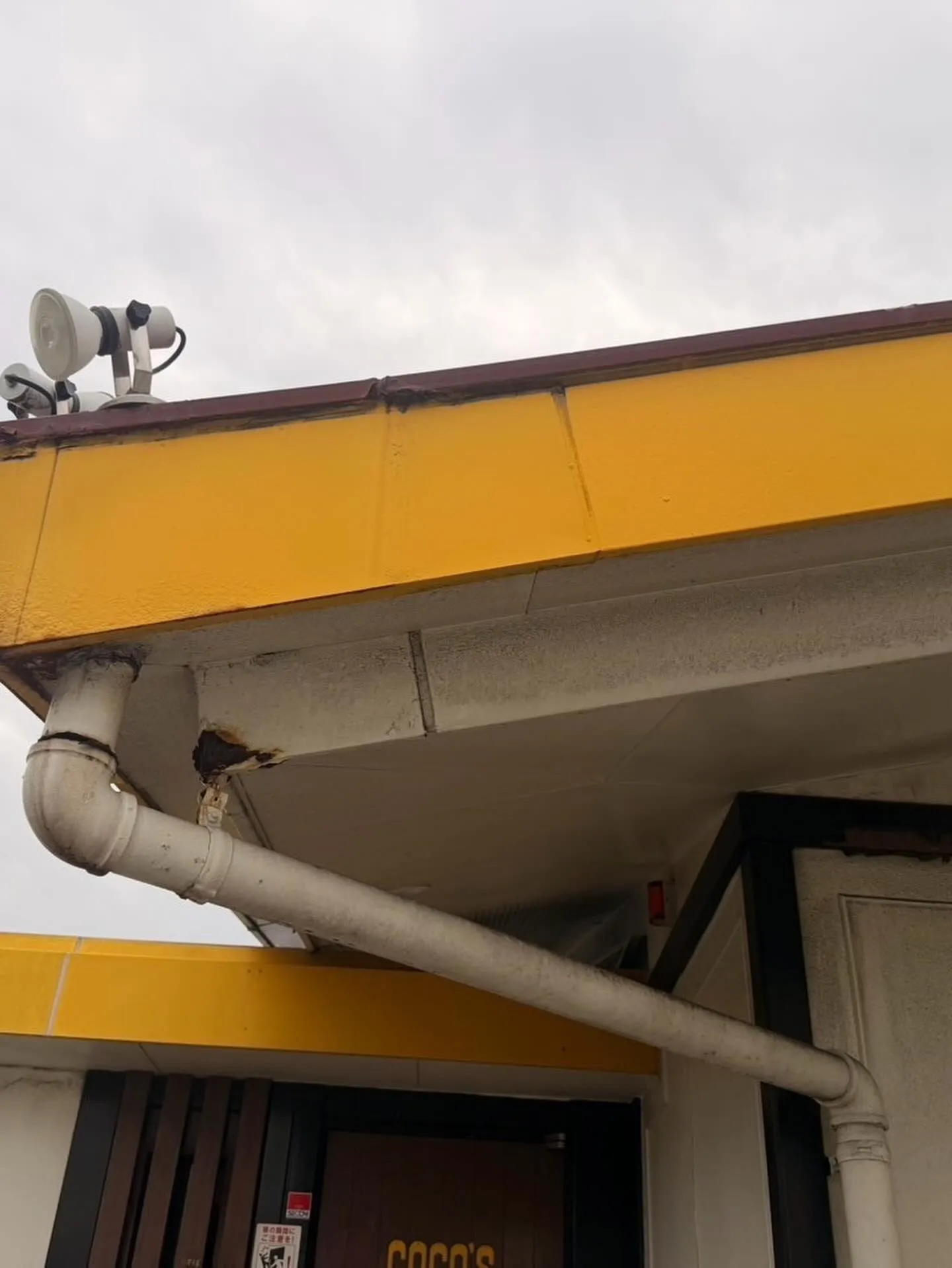 某ファミレス店舗東区店換気ダクト工事をご紹介させて頂きます✨