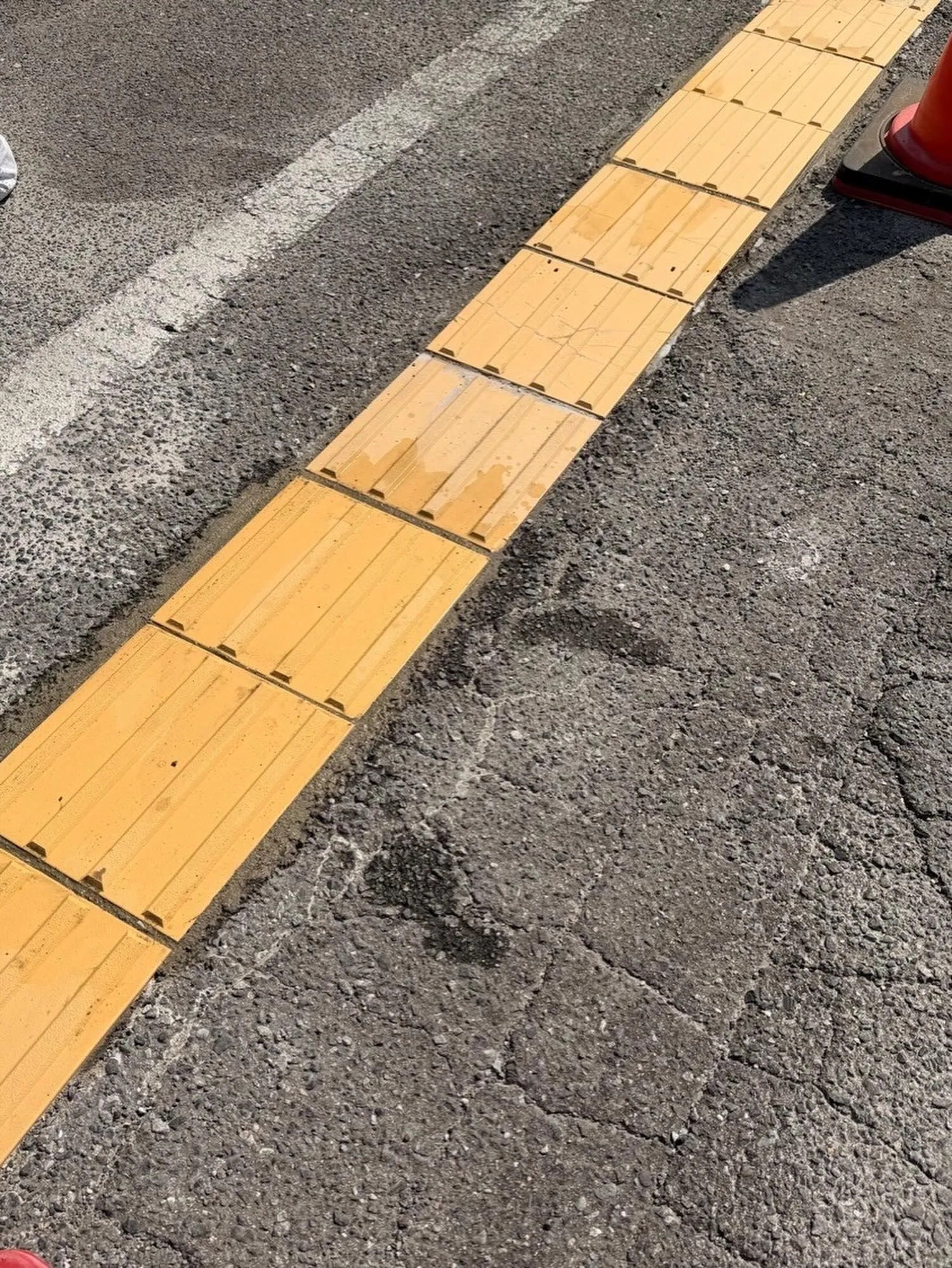 某衣服屋店舗折尾店点字ブロック工事をご紹介させて頂きます✨