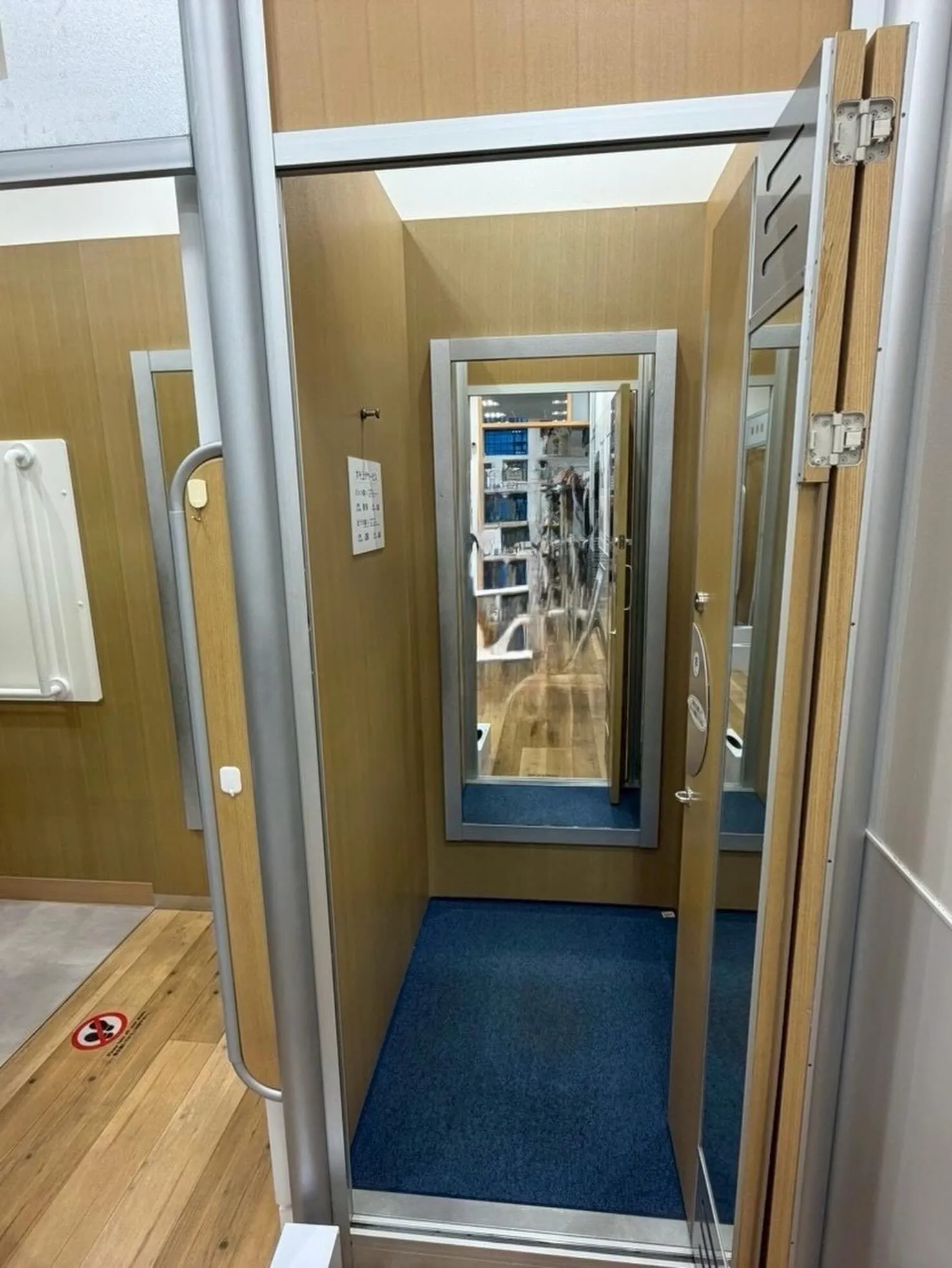 某衣服屋店舗出水店タイル工事をご紹介させて頂きます✨