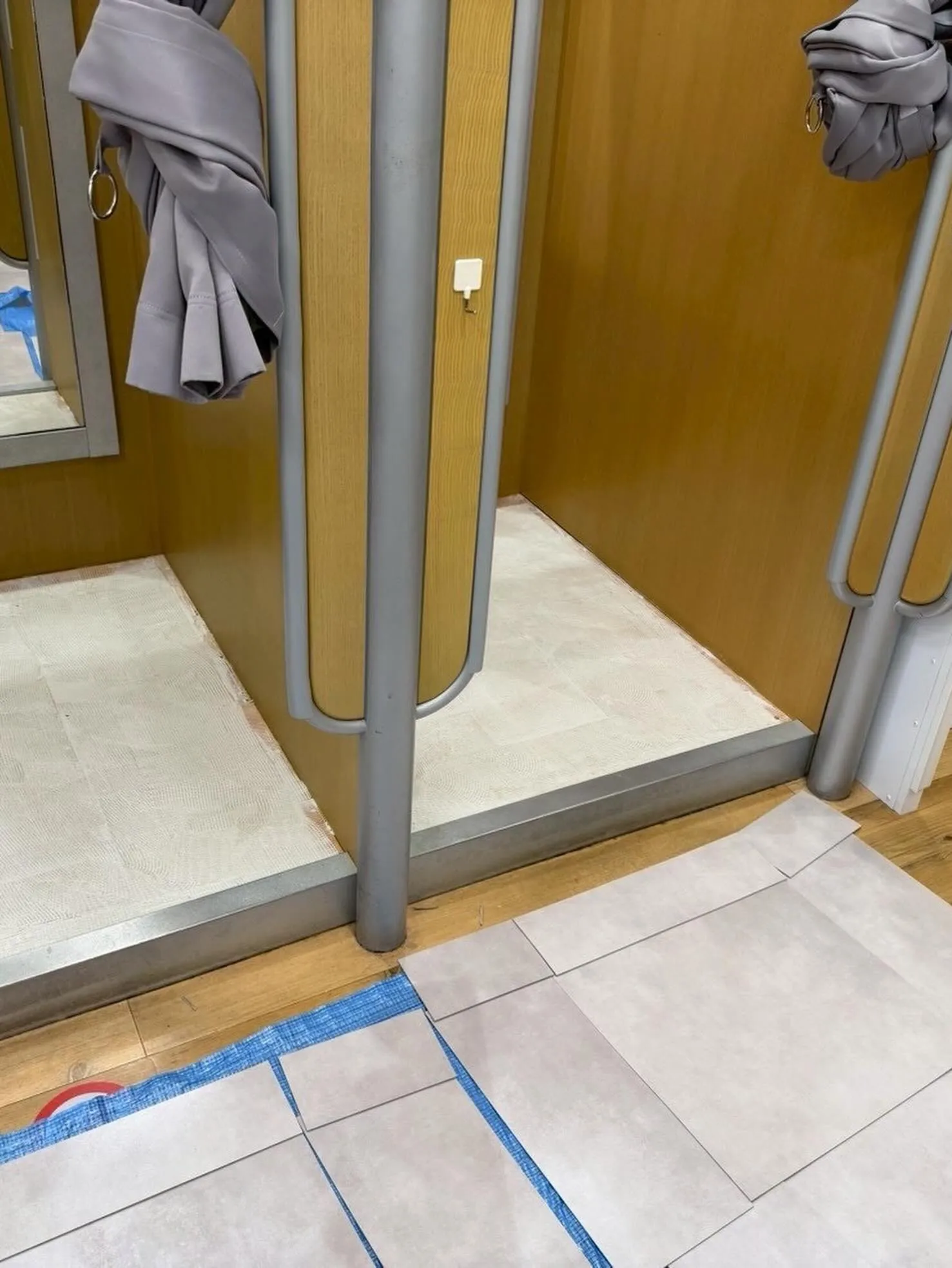 某衣服屋店舗出水店タイル工事をご紹介させて頂きます✨