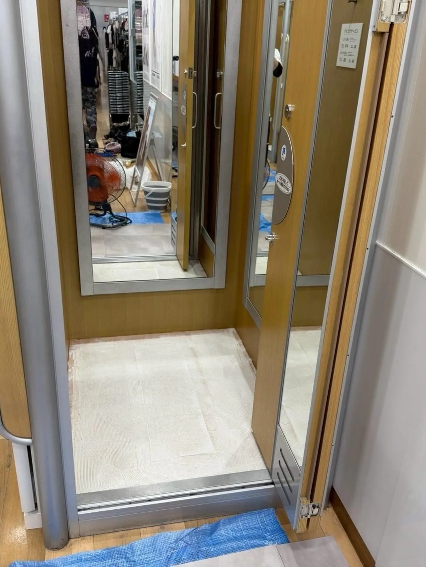 某衣服屋店舗出水店タイル工事をご紹介させて頂きます✨